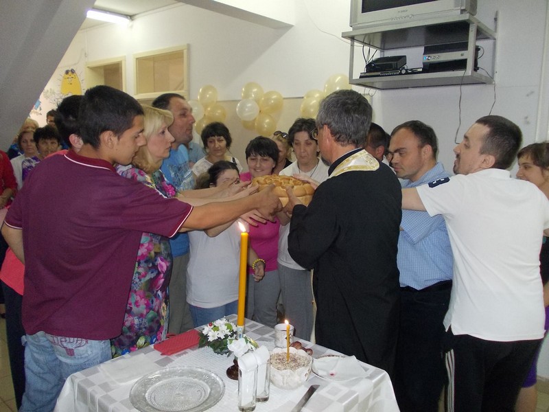 Dnevni boravak Mladenovac proslavio je desetogodišnjicu rada i slavu boravka - Spasovdan