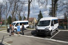 UNOPS donirao Centru dva specijalna vozila za prevoz osoba sa invaliditetom