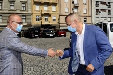 Zamenik gradonačelnika Vesić uručio ključeve novih vozila Centru